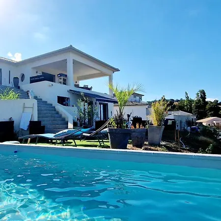 Bistinetti Rez De Confort Avec Piscine Lägenhet